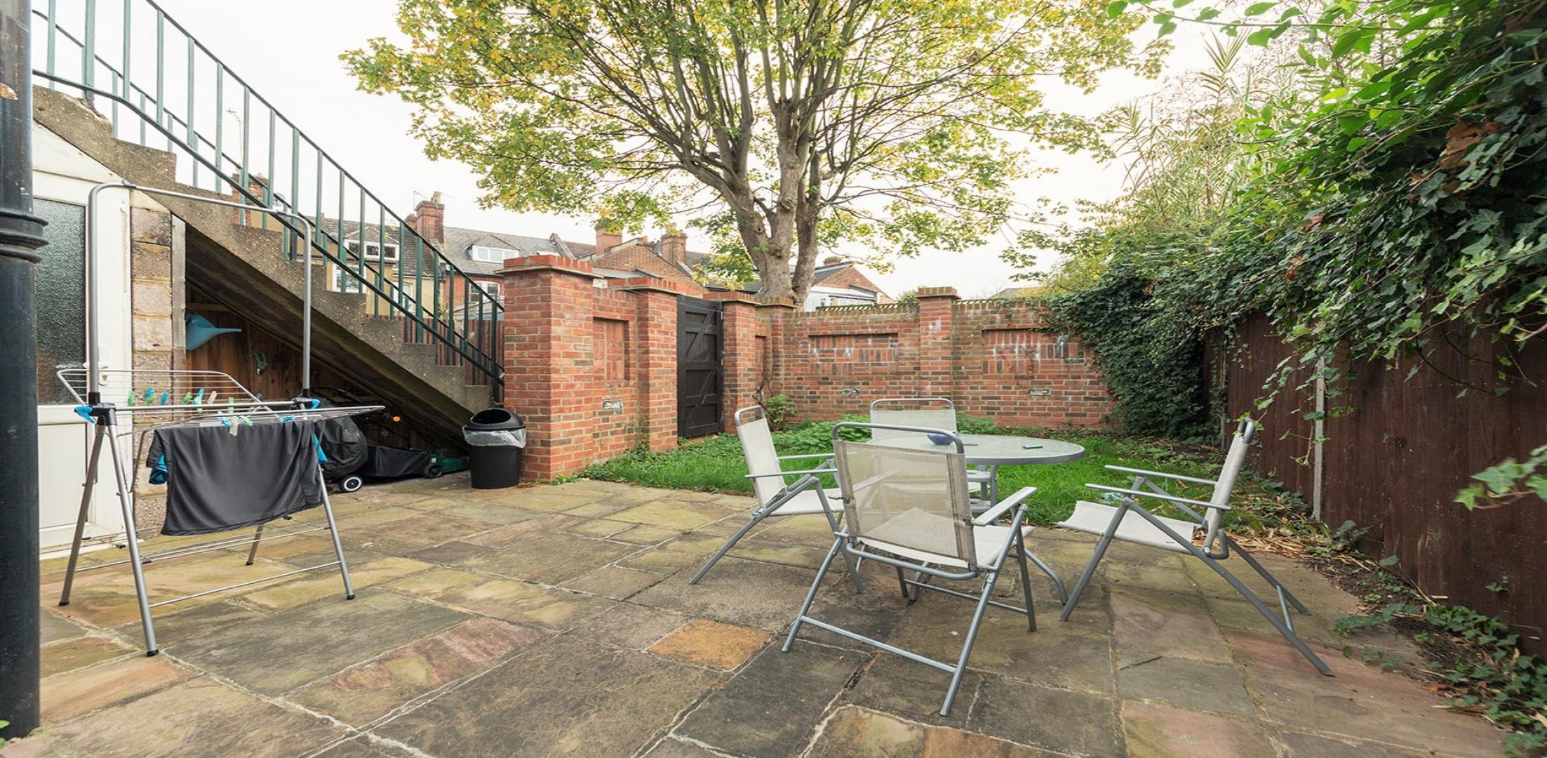 			PRIVATE GARDEN, 2 Bedroom, 1 bath, 1 reception Flat			 Stanley Gardens, WILLESDEN GREEN